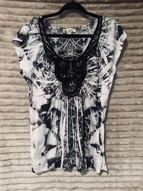 Unity World Wear Black & White Short Sleeve Top with Crocheted Neckline